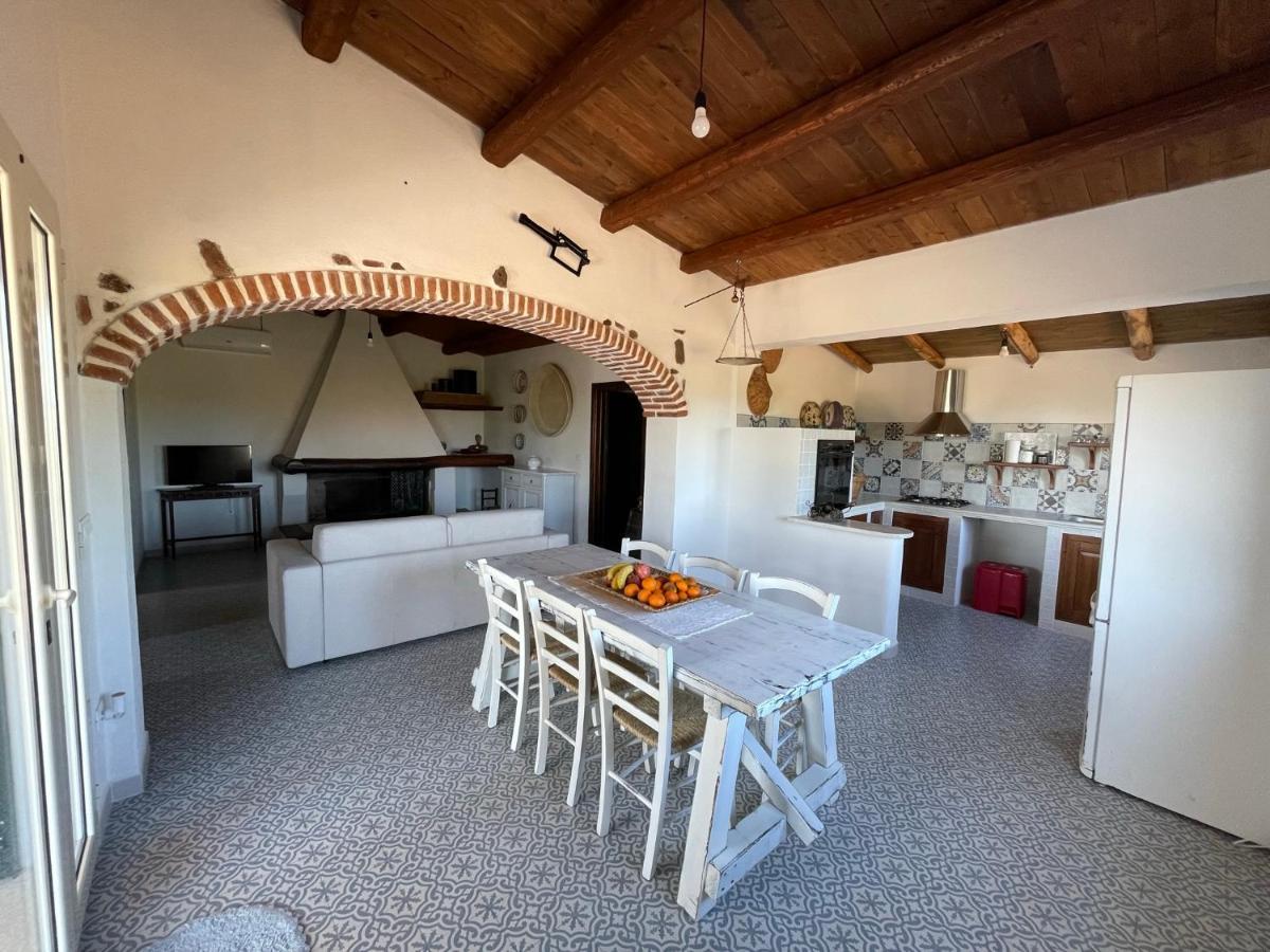 Casa Vacanze Gollei, Орозеи Екстериор снимка