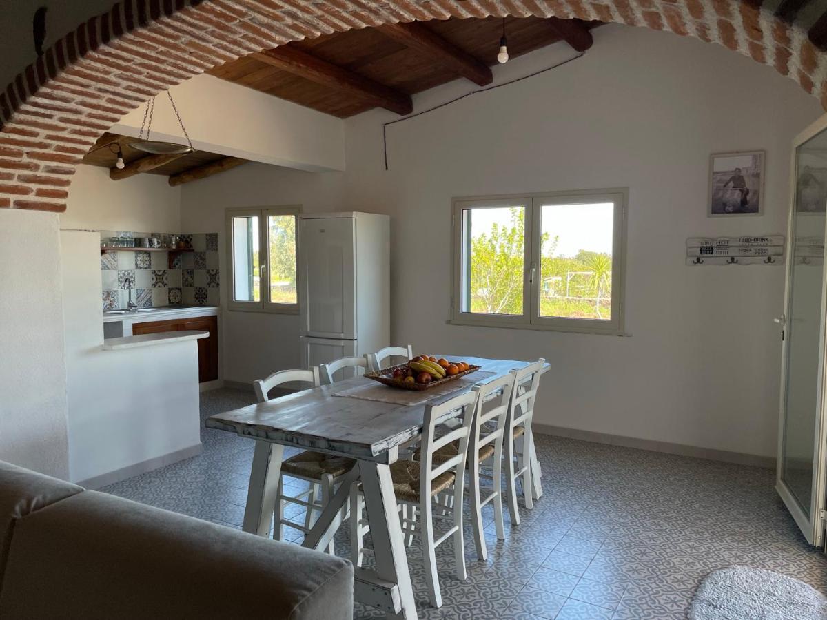 Casa Vacanze Gollei, Орозеи Екстериор снимка