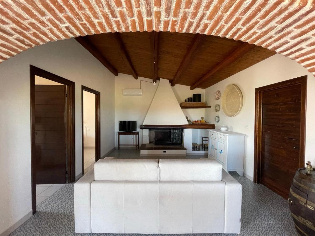 Casa Vacanze Gollei, Орозеи Екстериор снимка