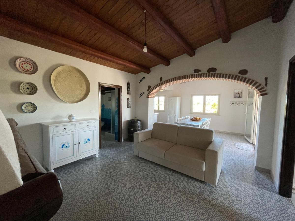 Casa Vacanze Gollei, Орозеи Екстериор снимка