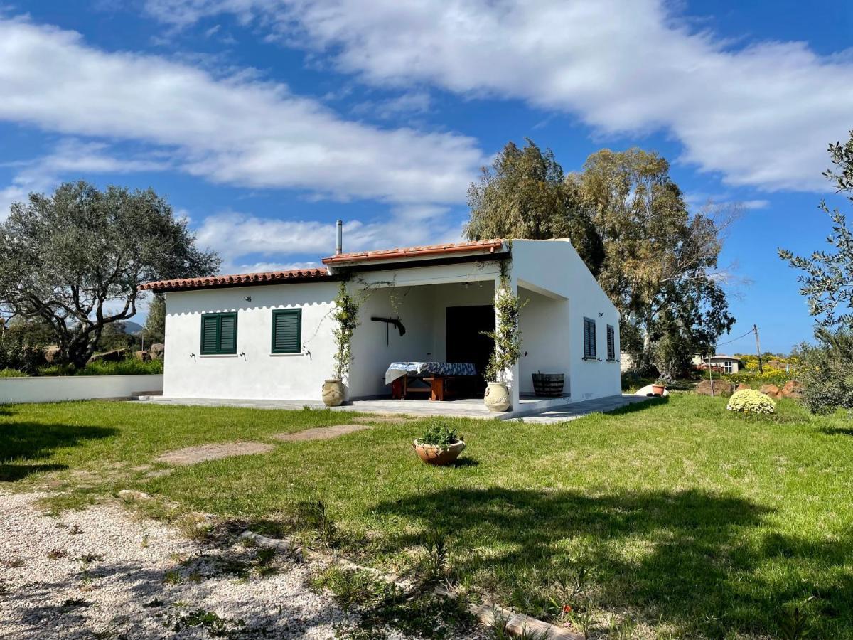 Casa Vacanze Gollei, Орозеи Екстериор снимка